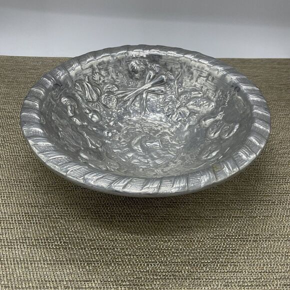 Wilton RWP Armetale Metal Vegetable Patterned Round Serving Bowl 9" Made In USA - Picture 2 of 7
